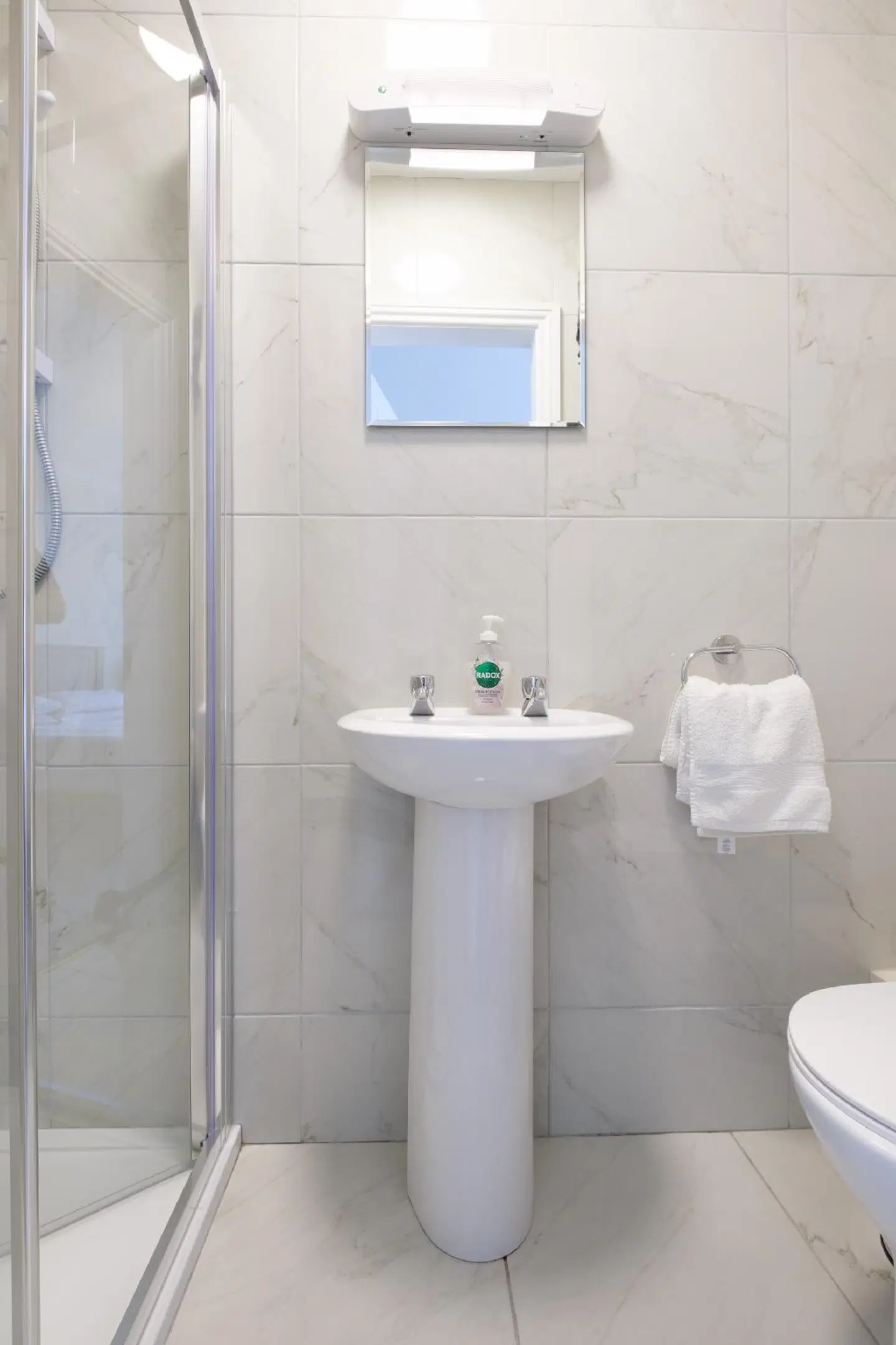 Four Seasons B&B Badezimmer
