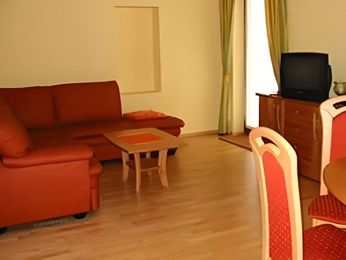 Anna ROOM_EXAMPLE