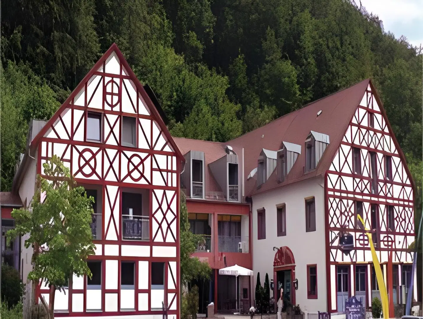 Behringers EXTERIOR