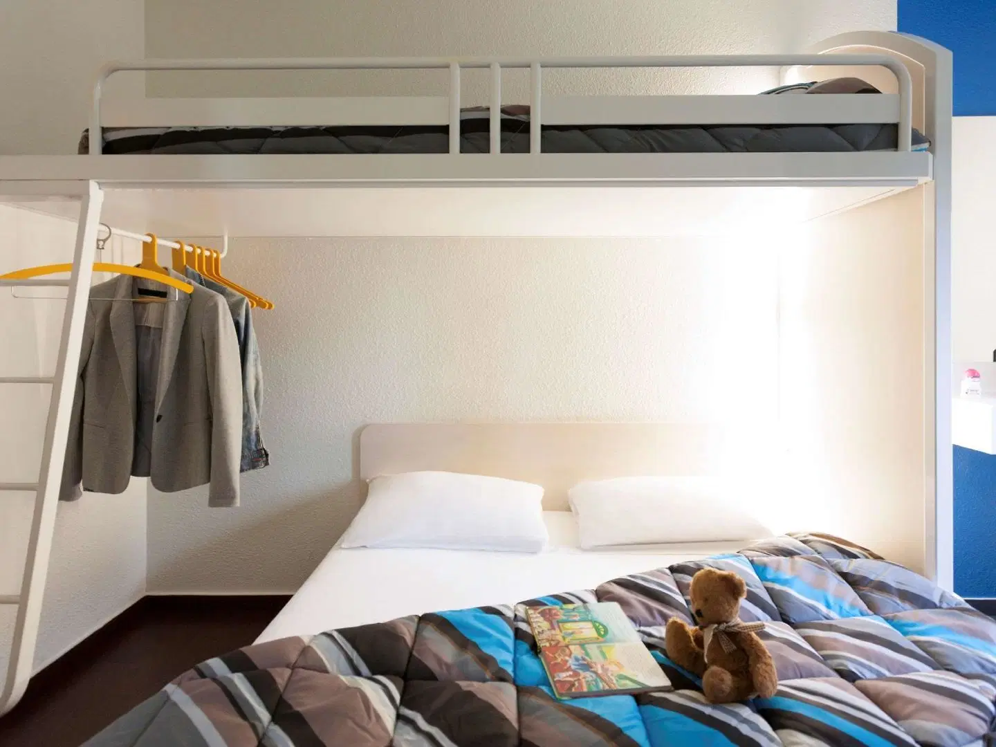 hotelF1 Orange Centre Echangeur A7 A9 ROOM_EXAMPLE