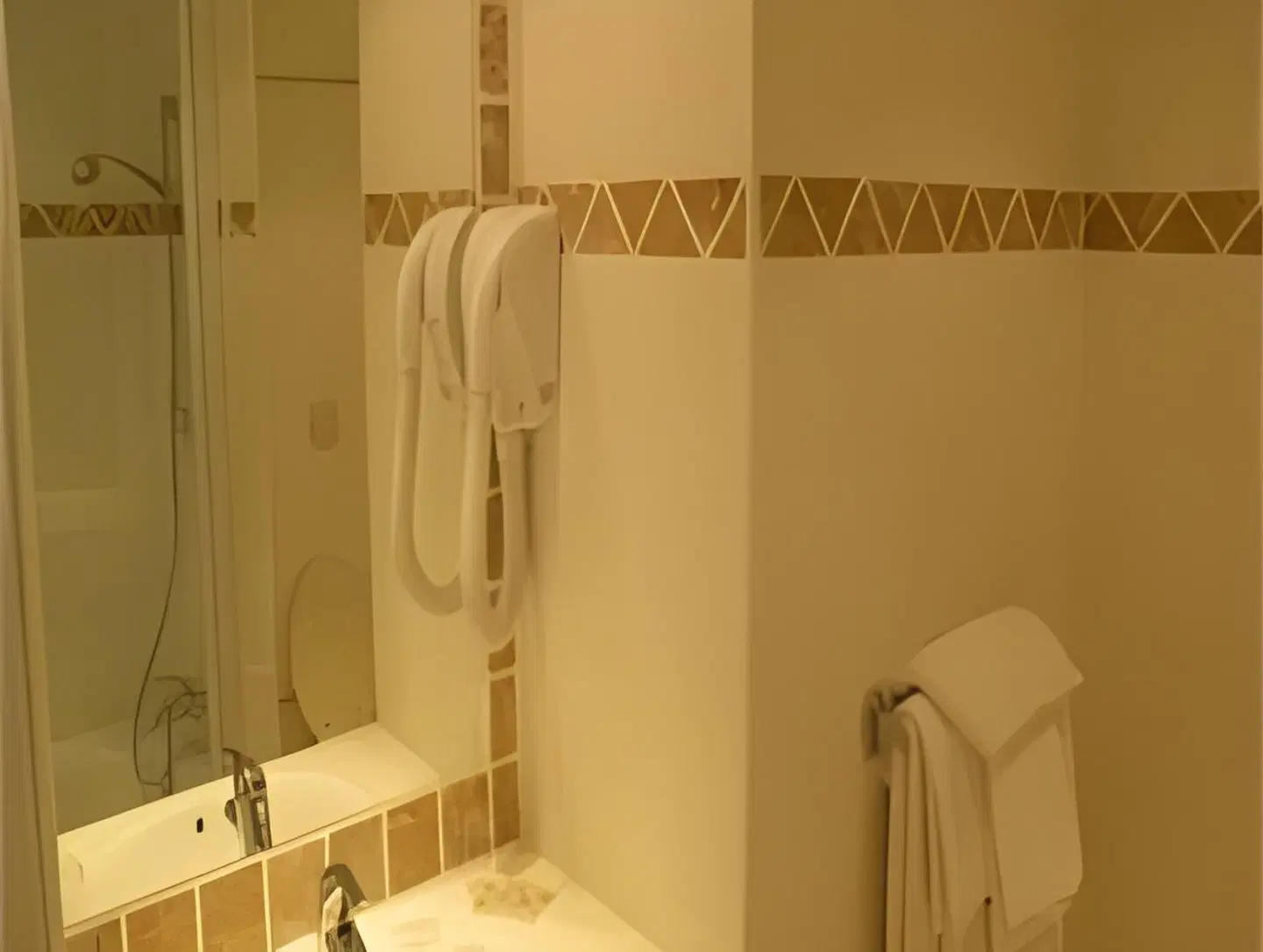 Hôtel Le Mozart Badezimmer