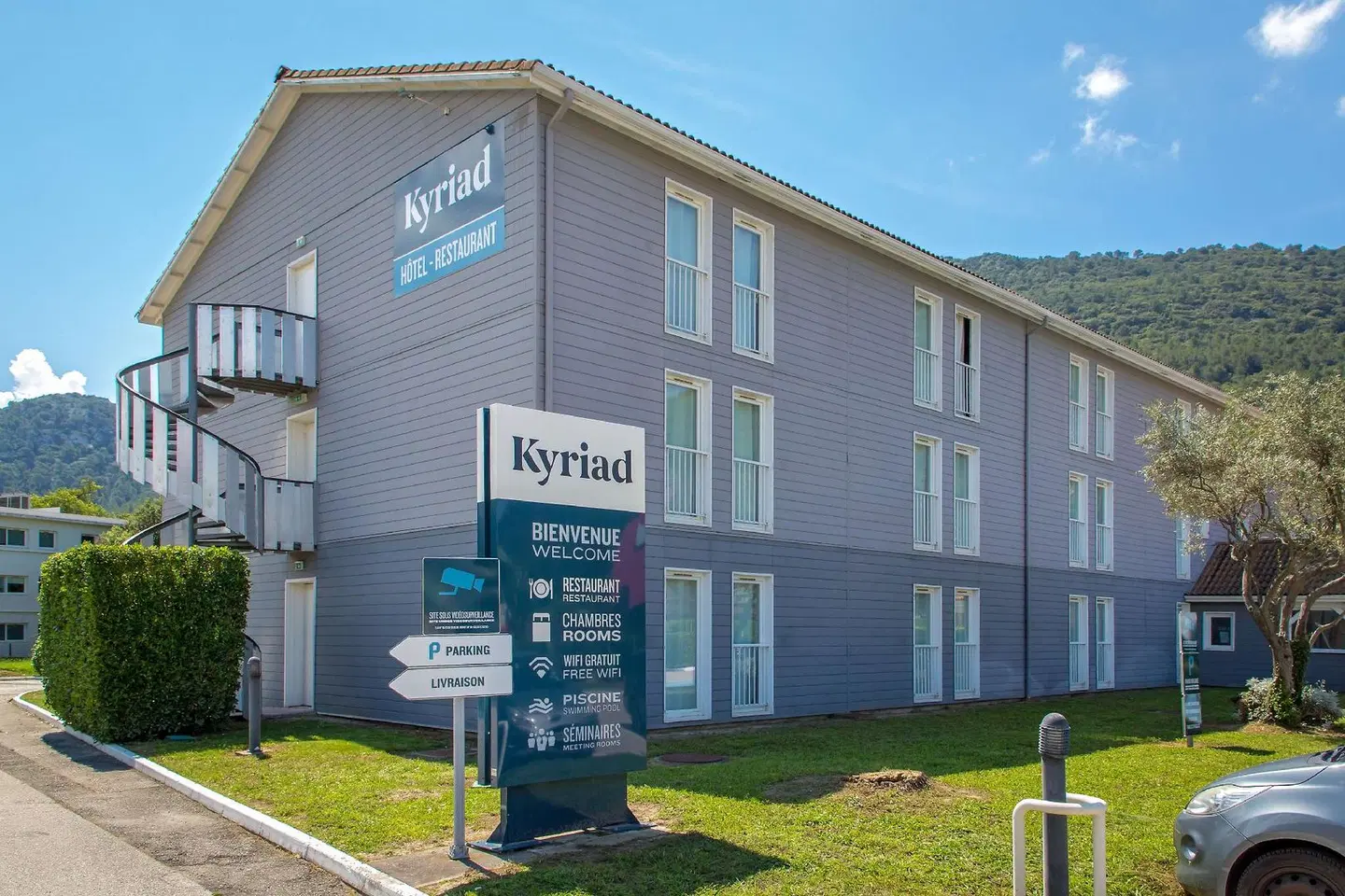 ibis Styles Aubagne Gemenos EXTERIOR