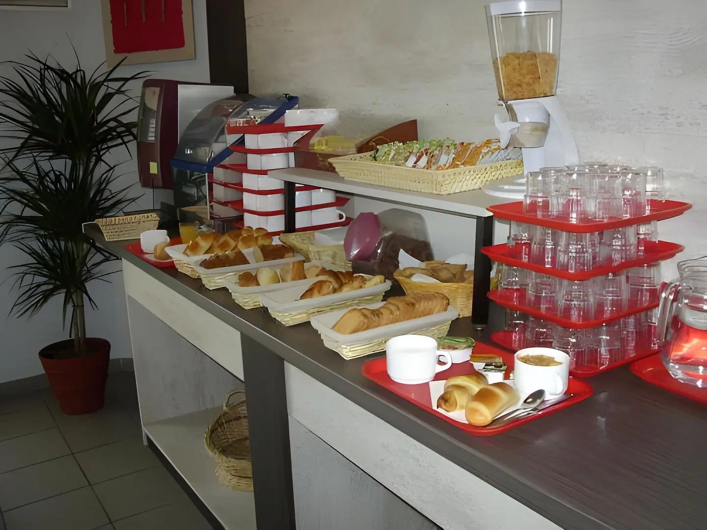 Brit Hotel Essentiel Sète / Balaruc Restaurant
