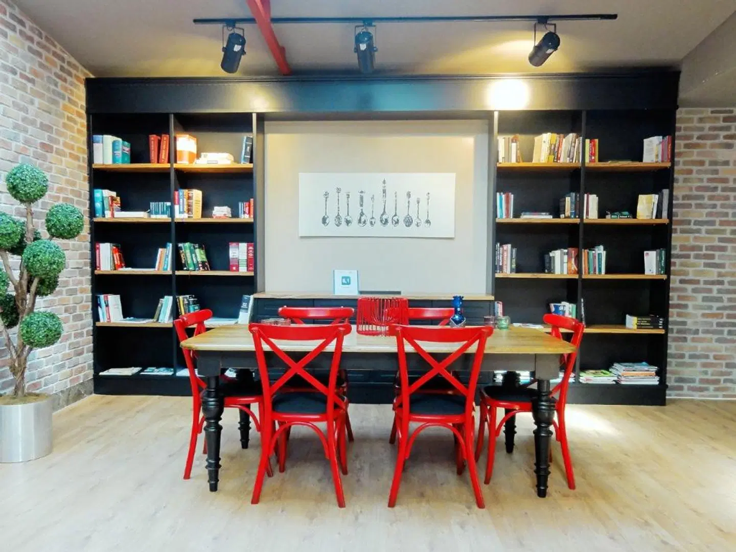 Akin Suites Bar