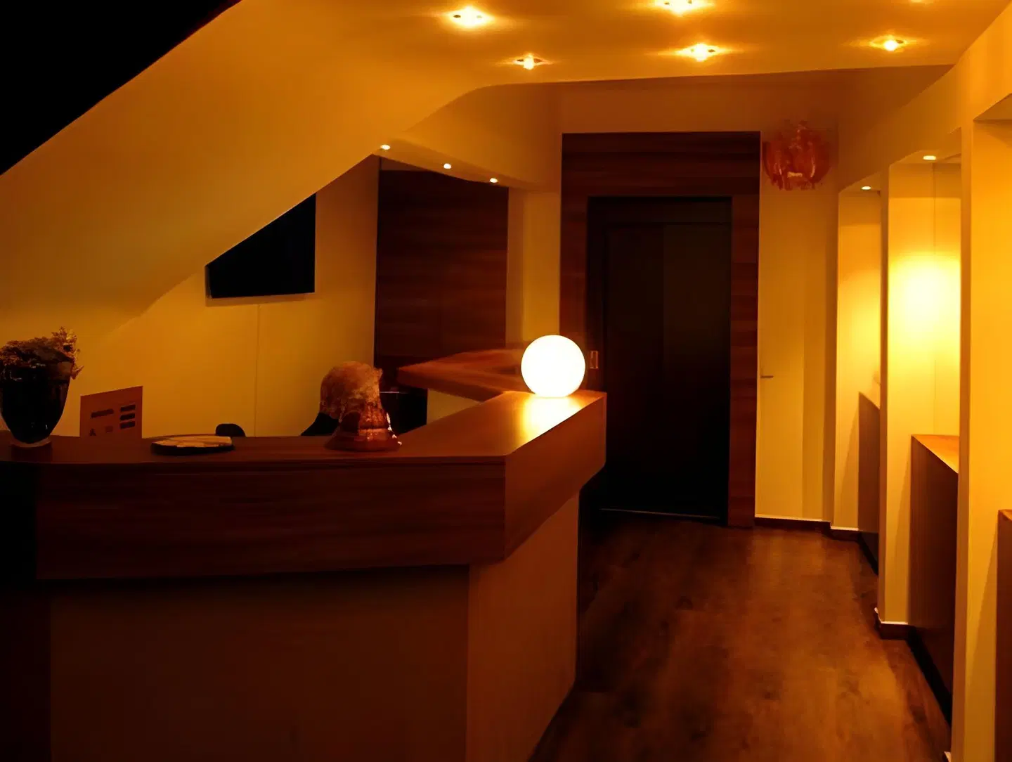 Adler LOUNGE_LOBBY