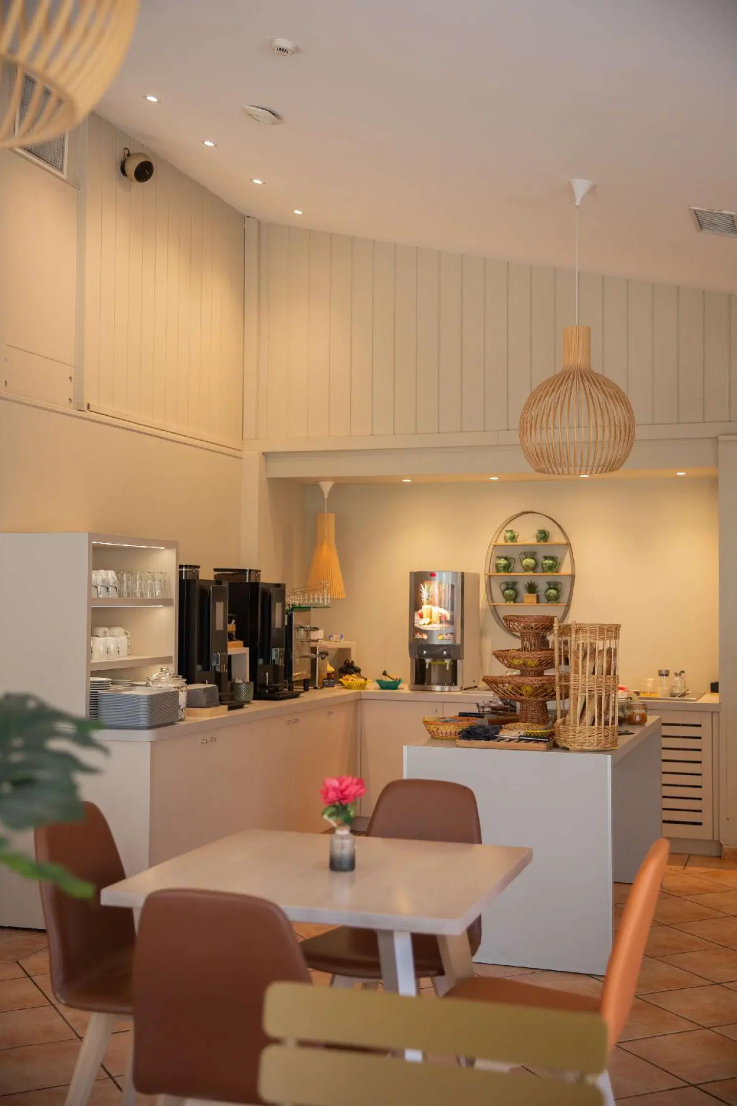 Kyriad Nîmes Ouest LOUNGE_LOBBY