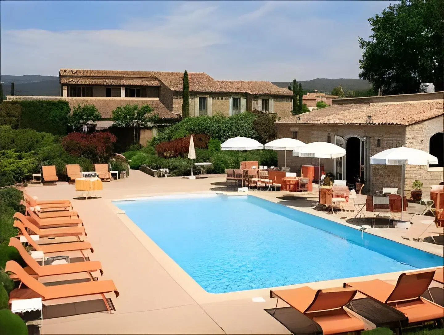 Le Mas de la Sénancole OUTDOOR_POOL