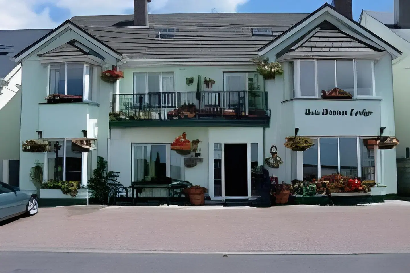 Sea Breeze Lodge B&B EXTERIOR