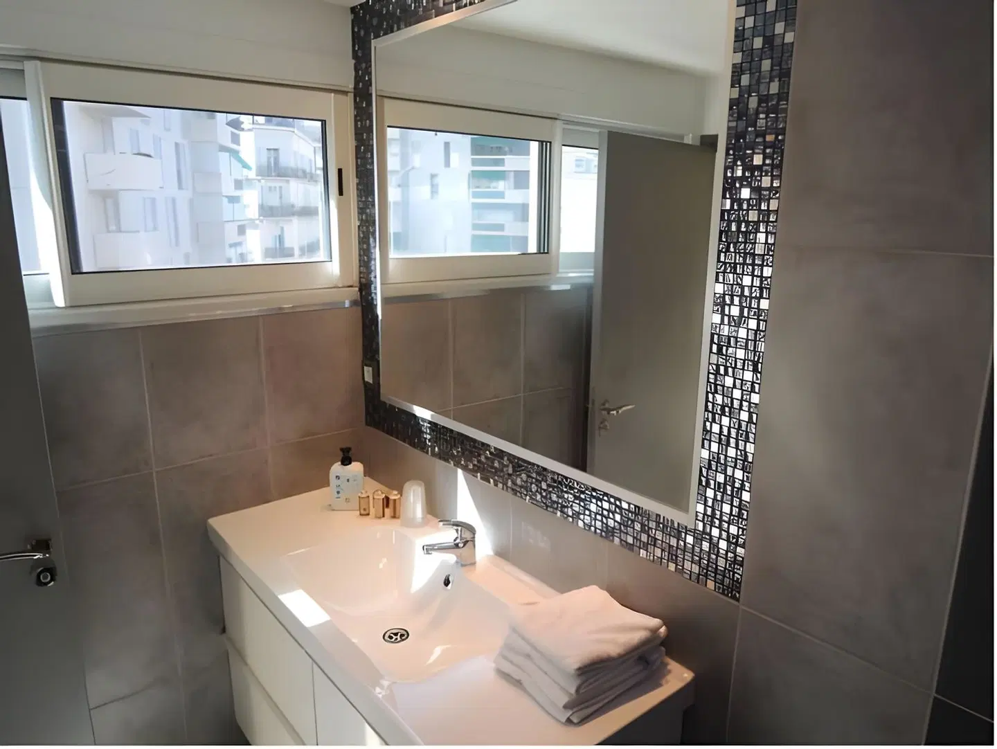 ACCI Cannes Les Yuccas Badezimmer