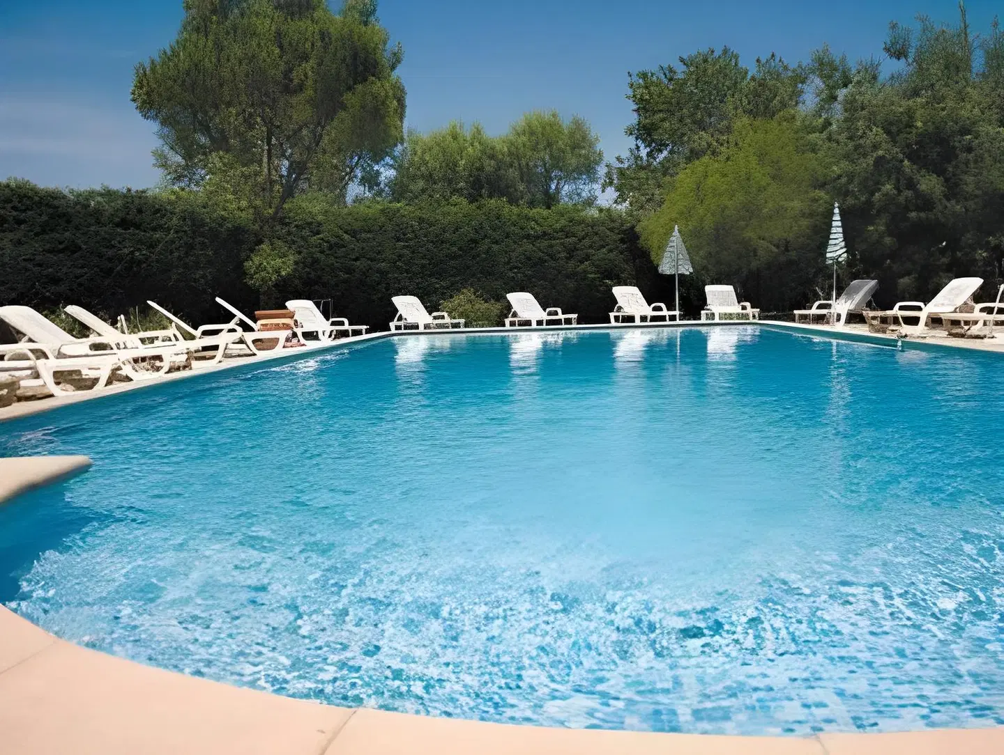 Hostellerie De La Source OUTDOOR_POOL