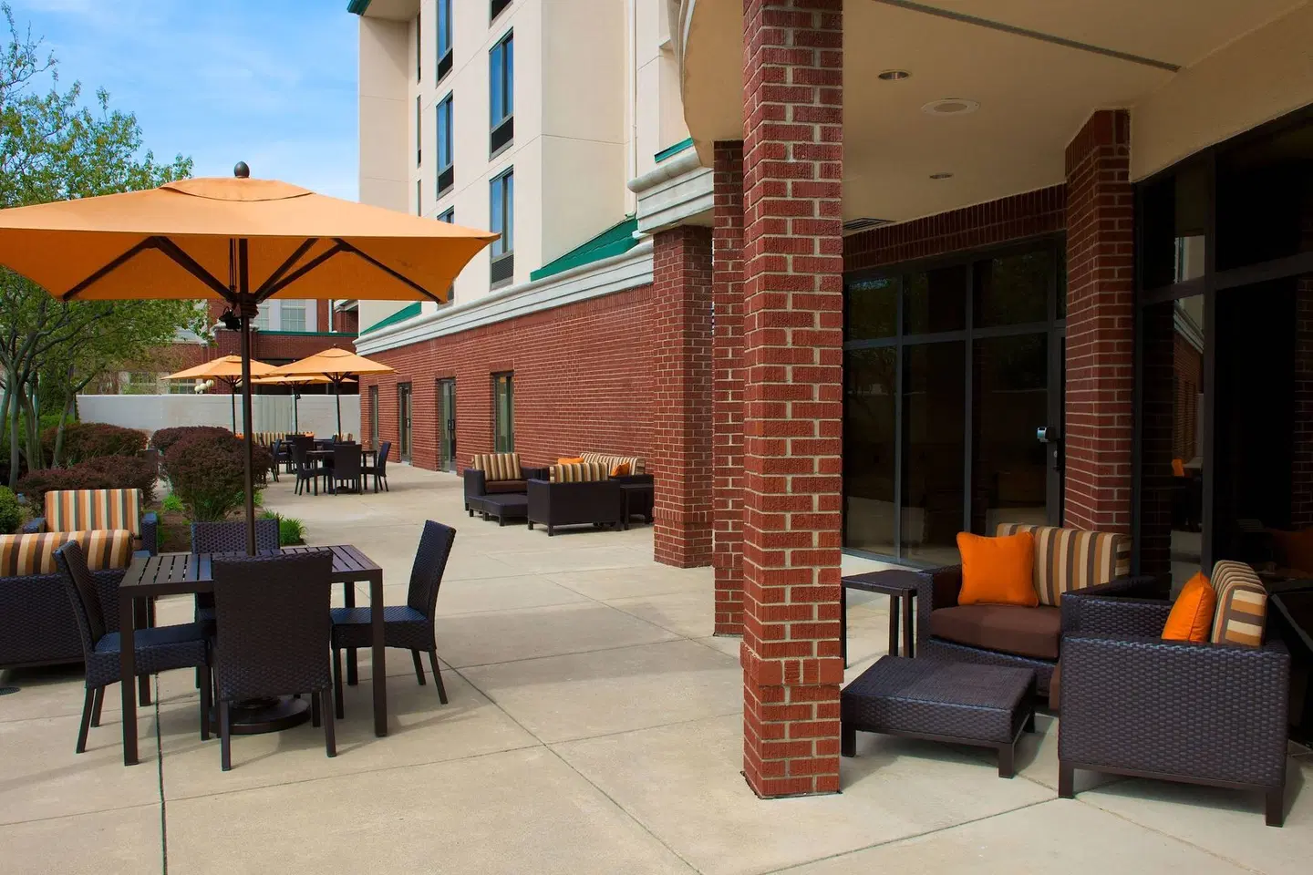 Courtyard by Marriott Bloomington Terrasse