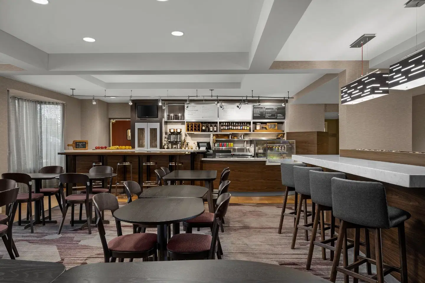 Courtyard by Marriott Indianapolis Northwest Bar