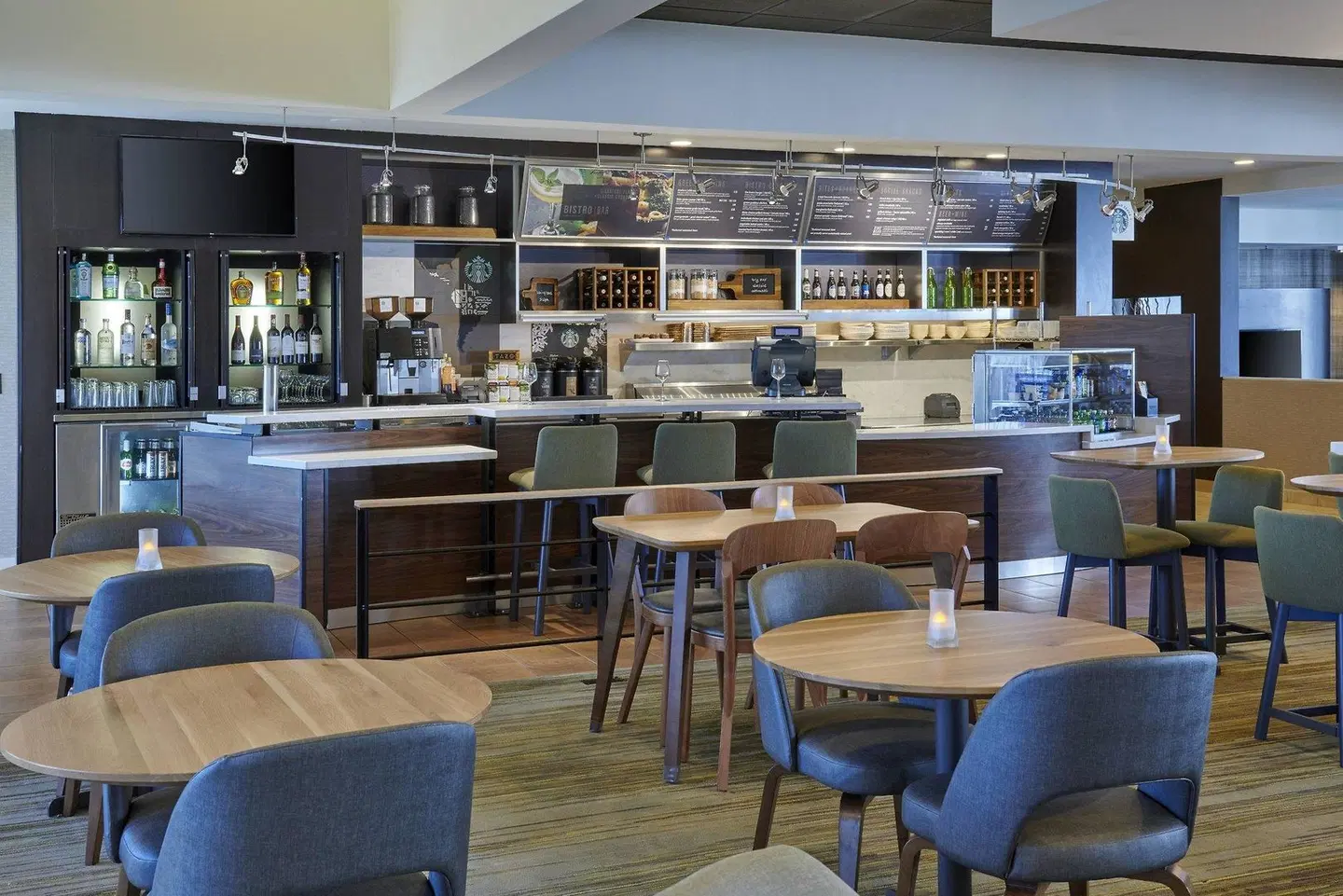 Courtyard by Marriott Indianapolis Castleton Bar