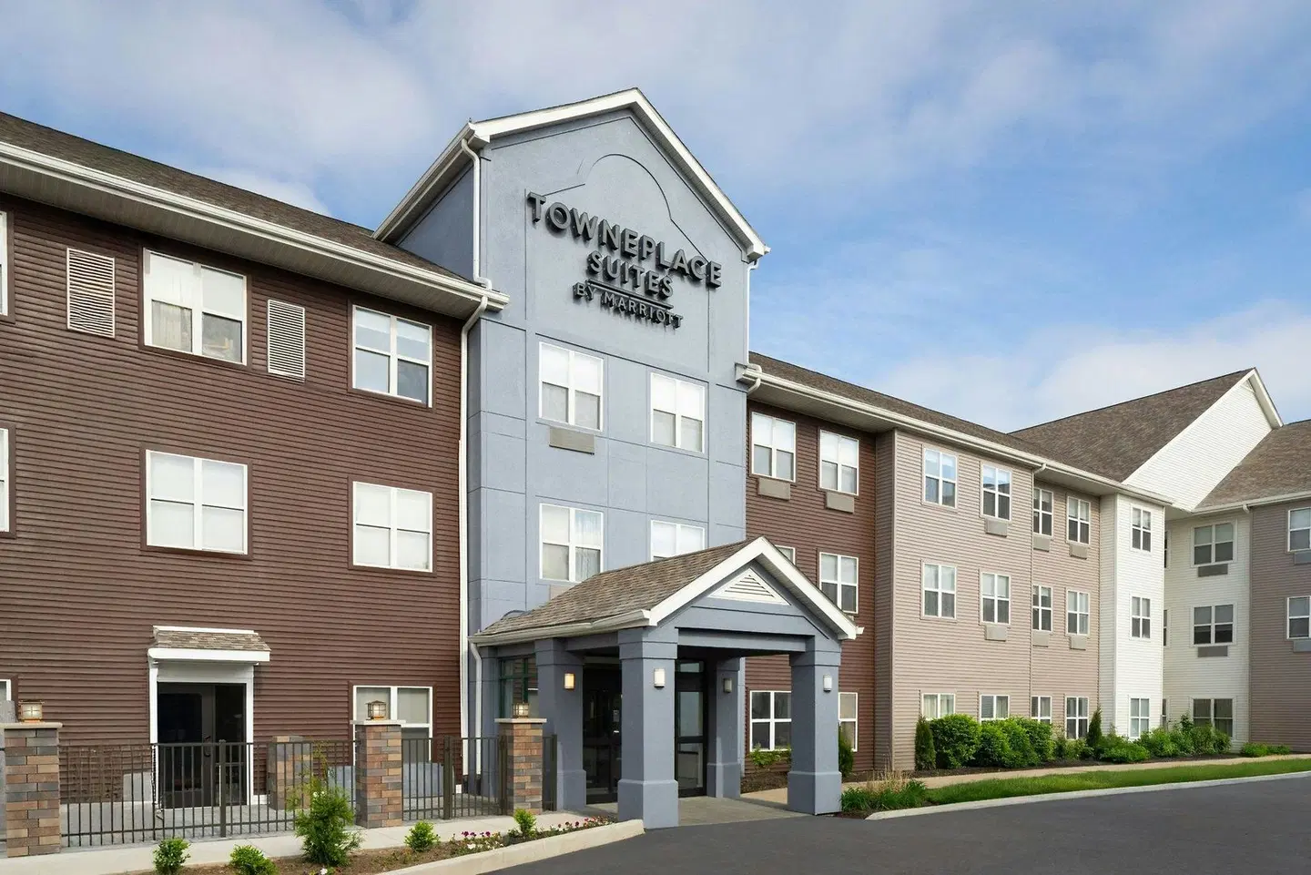 TownePlace Suites by Marriott Lafayette EXTERIOR
