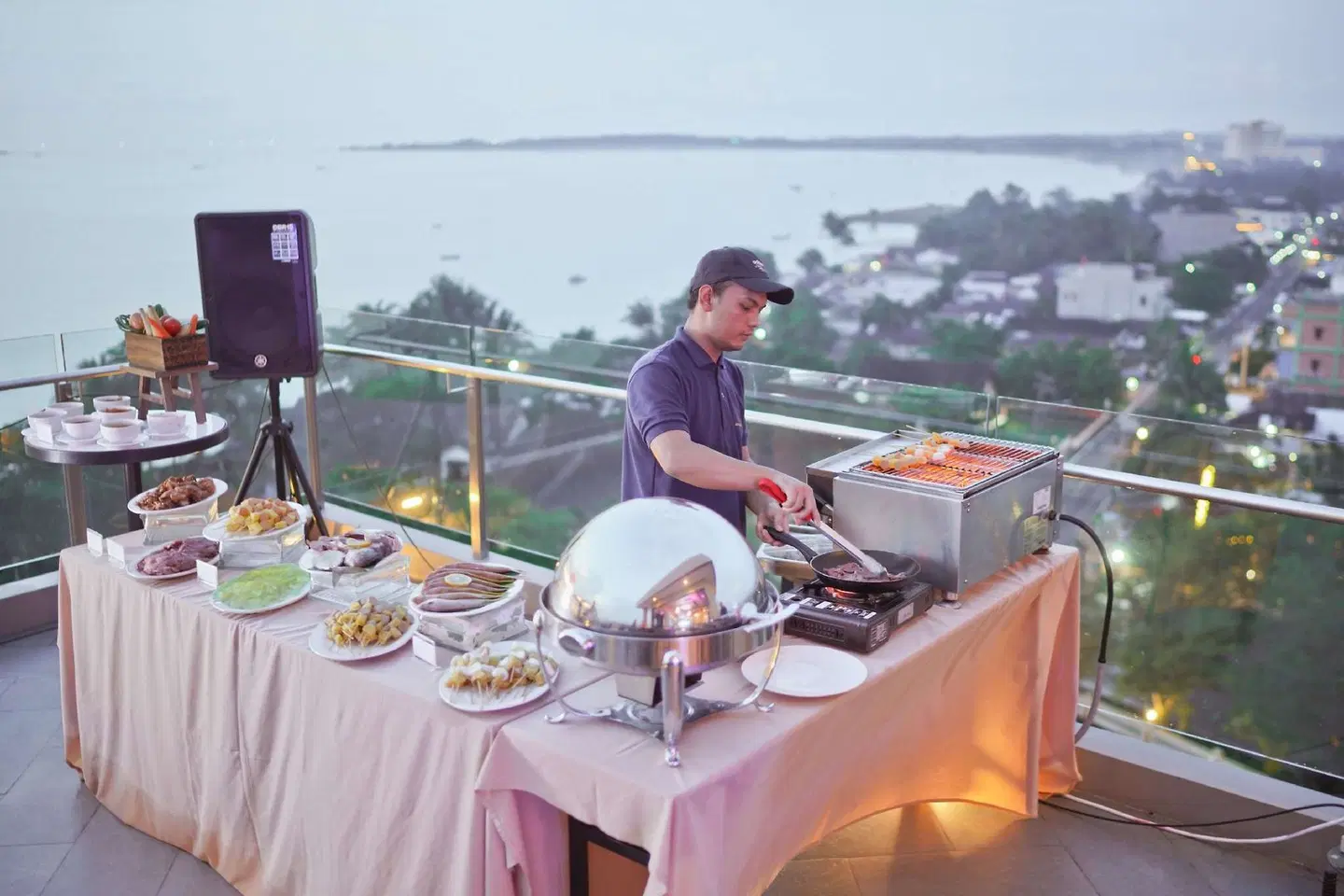 Golden Tulip Essential Belitung TERRACE
