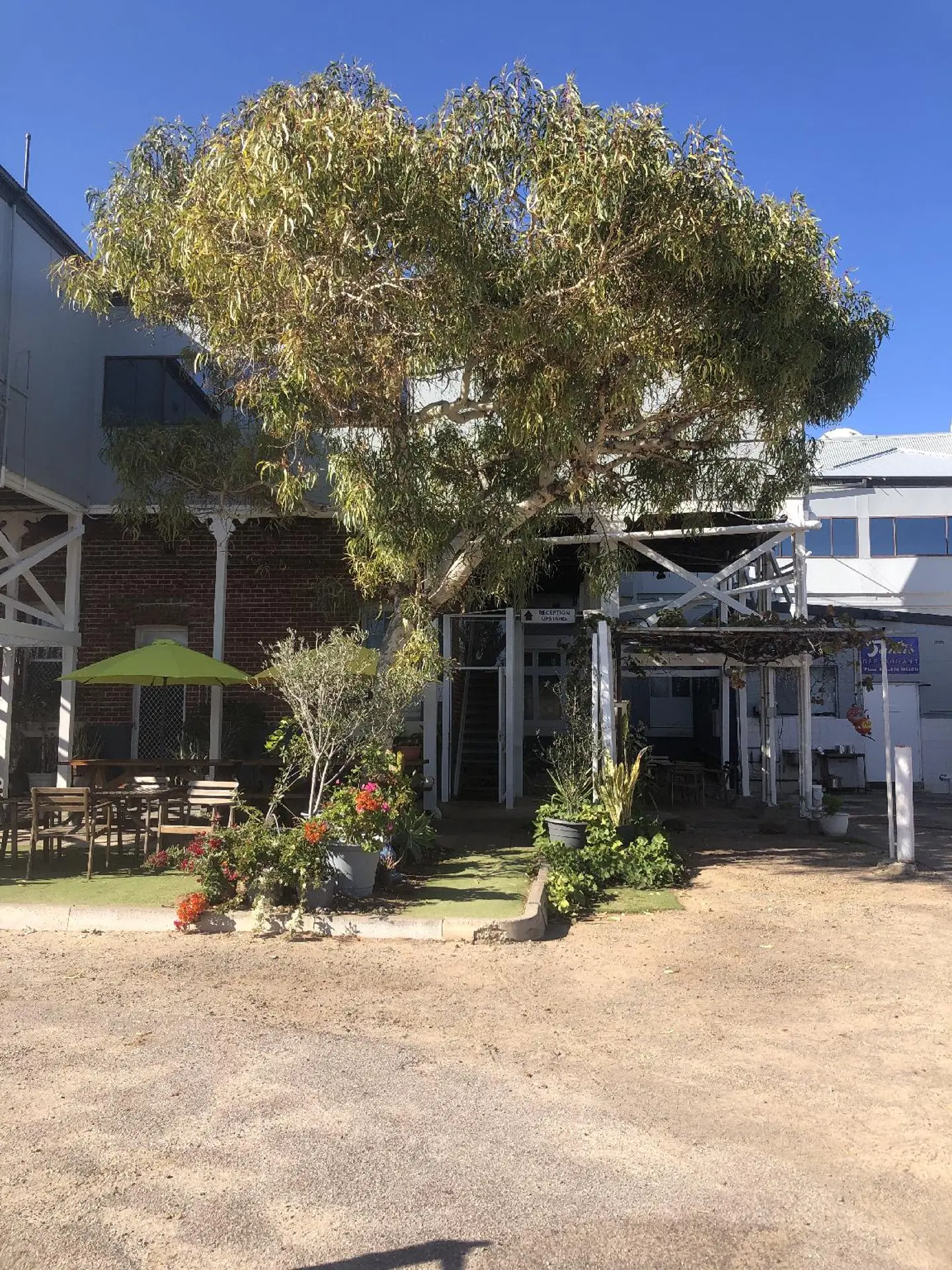 Foreshore Backpackers EXTERIOR