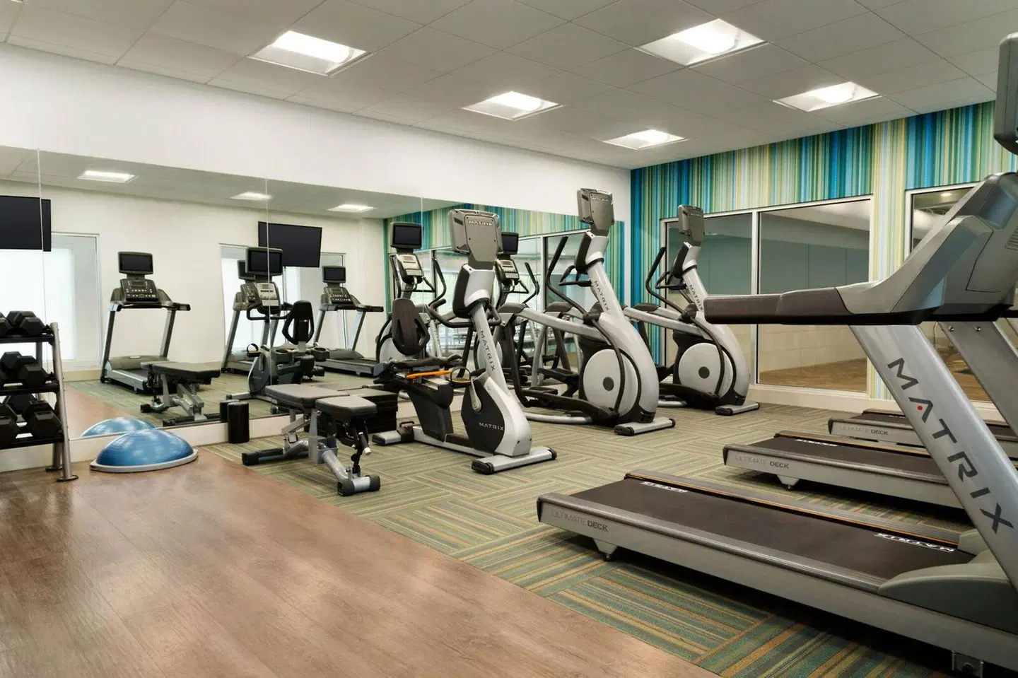 Holiday Inn Express & Suites Warsaw by IHG SPORTS_AND_LEISURE