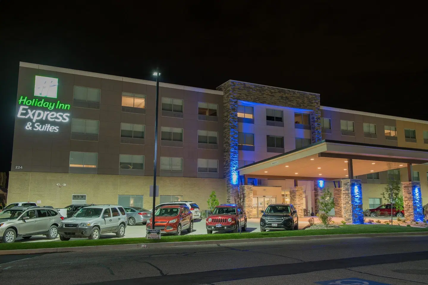 Holiday Inn Express & Suites Warsaw by IHG EXTERIOR
