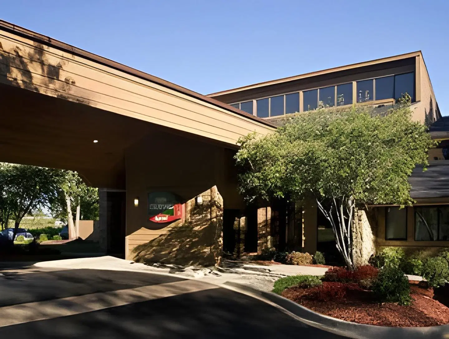 Wyndham Garden Fort Wayne EXTERIOR