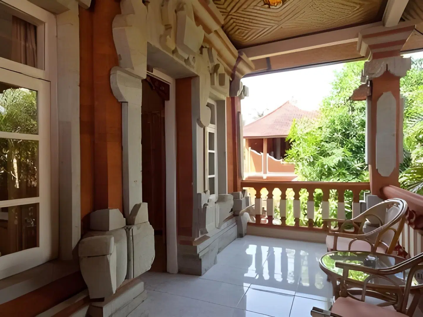 Chonos Hotel Lovina Terrasse