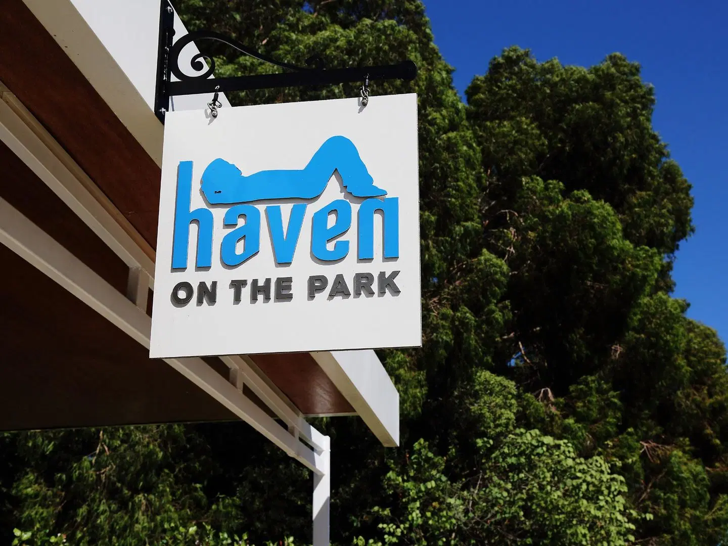 Haven on the Park EXTERIOR