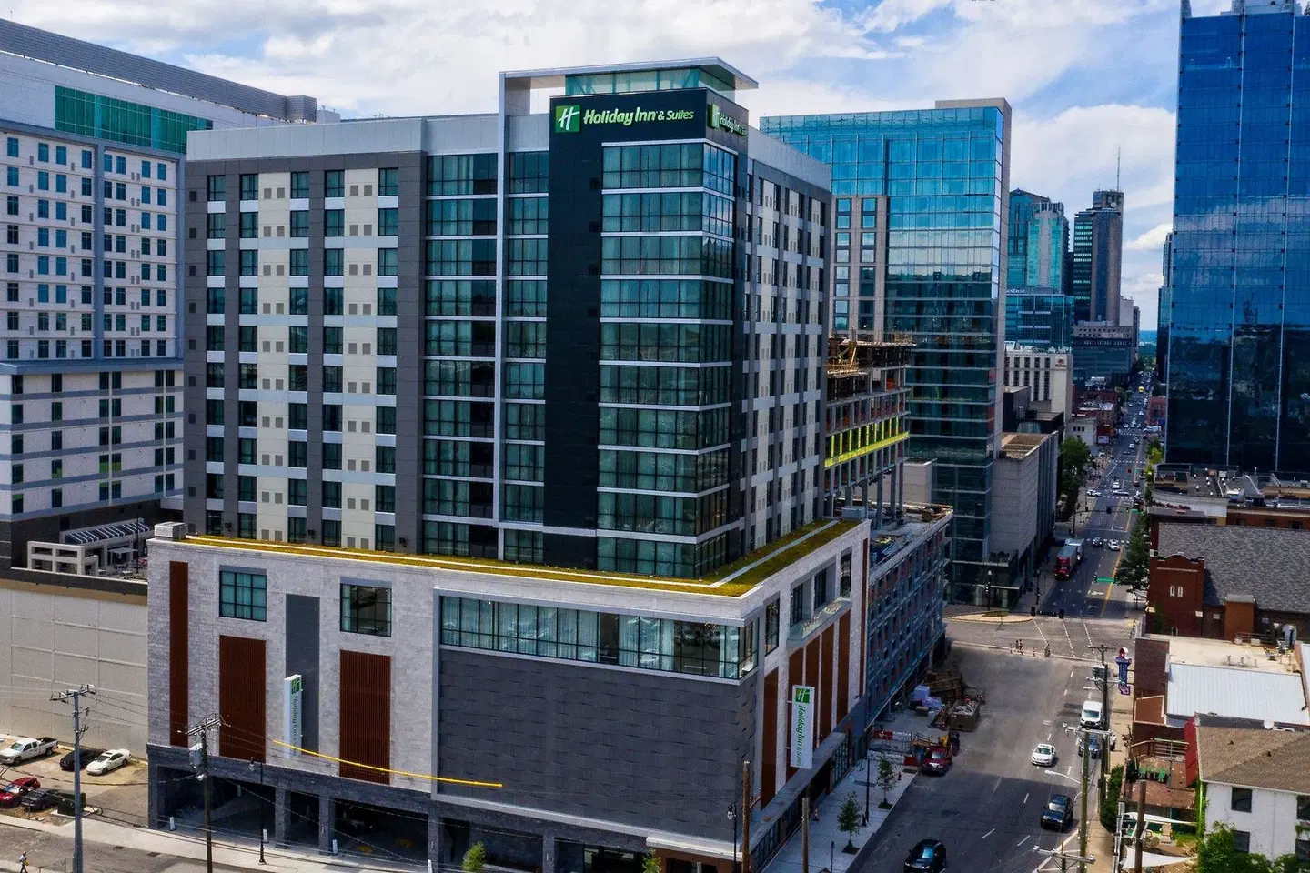 Holiday Inn & Suites Nashville Downtown - Broadway EXTERIOR