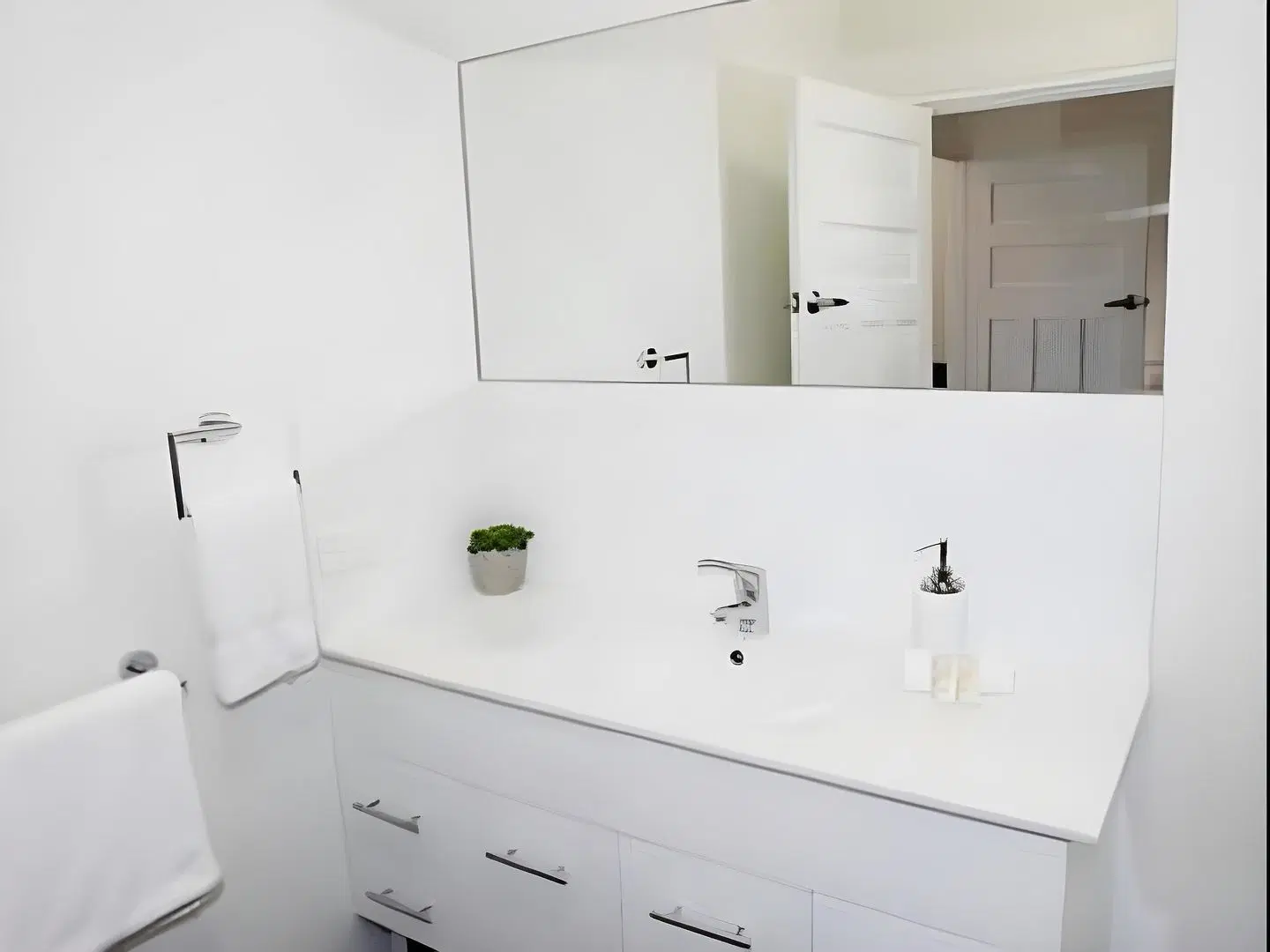 Albany Central Apartments Badezimmer