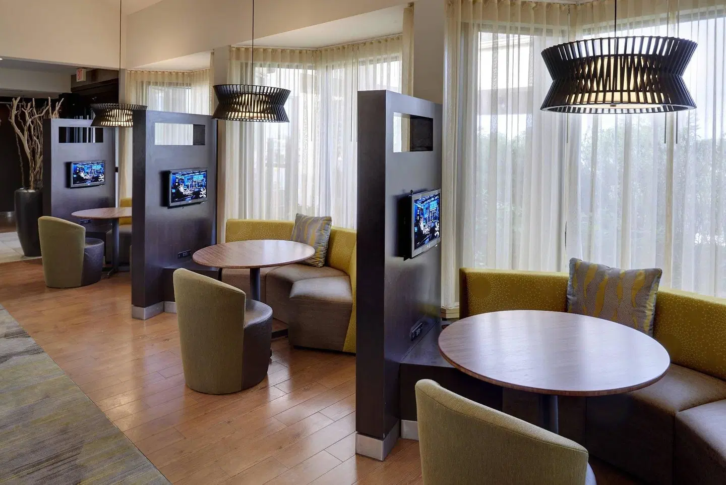 Courtyard by Marriott Indianapolis Airport LOUNGE_LOBBY