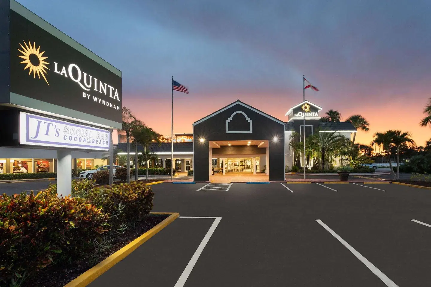 La Quinta Inn Cocoa Beach-Port Canaveral EXTERIOR