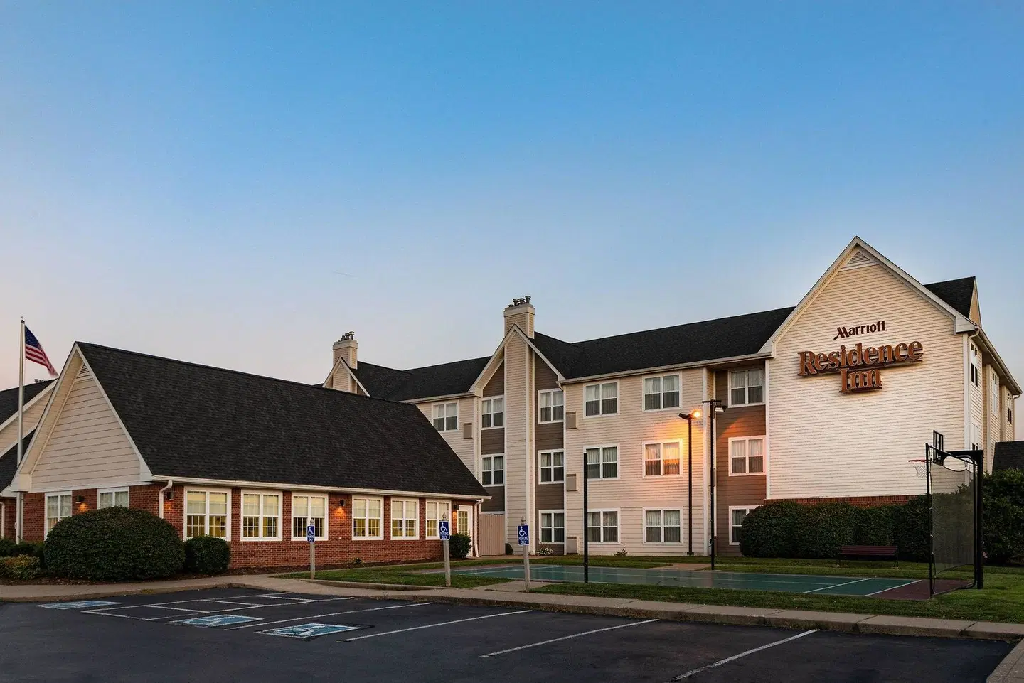 Residence Inn by Marriott Evansville East EXTERIOR
