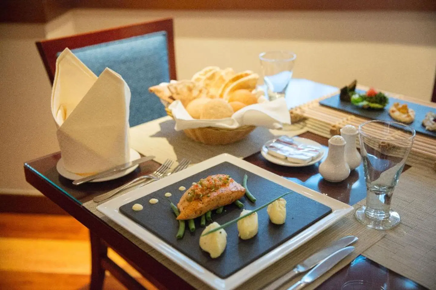 Al Rawda Arjaan by Rotana Restaurant