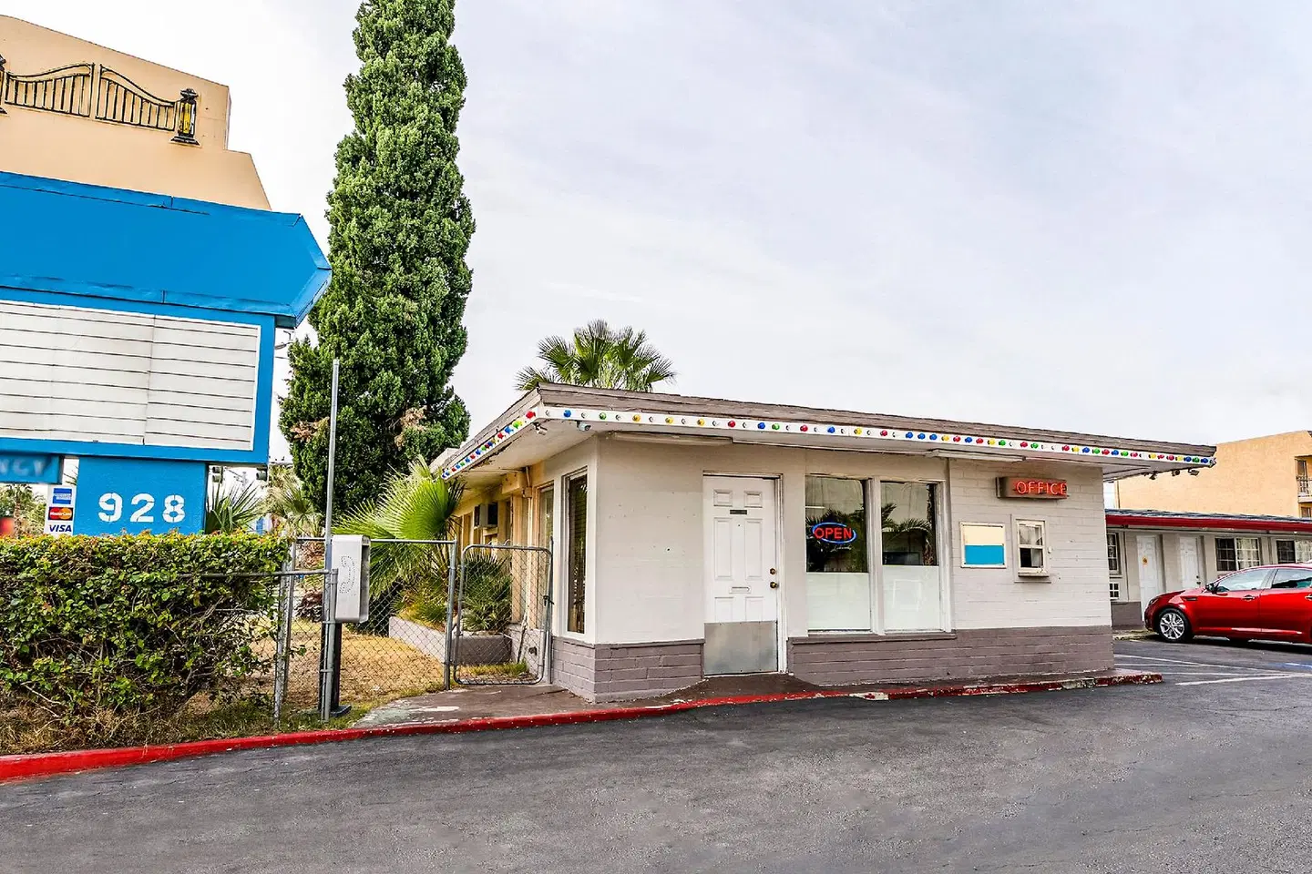 Gateway Motel EXTERIOR