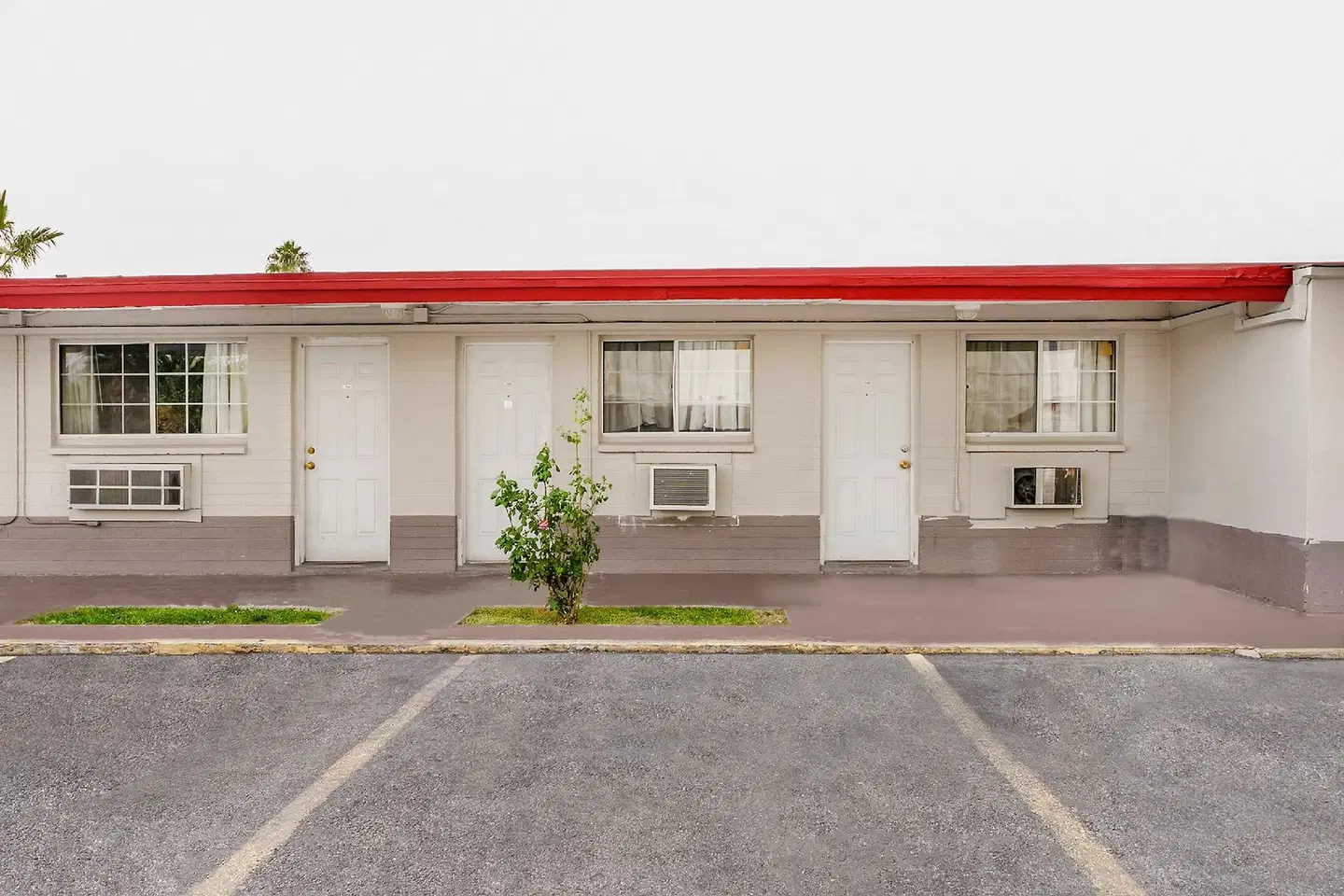 Gateway Motel EXTERIOR