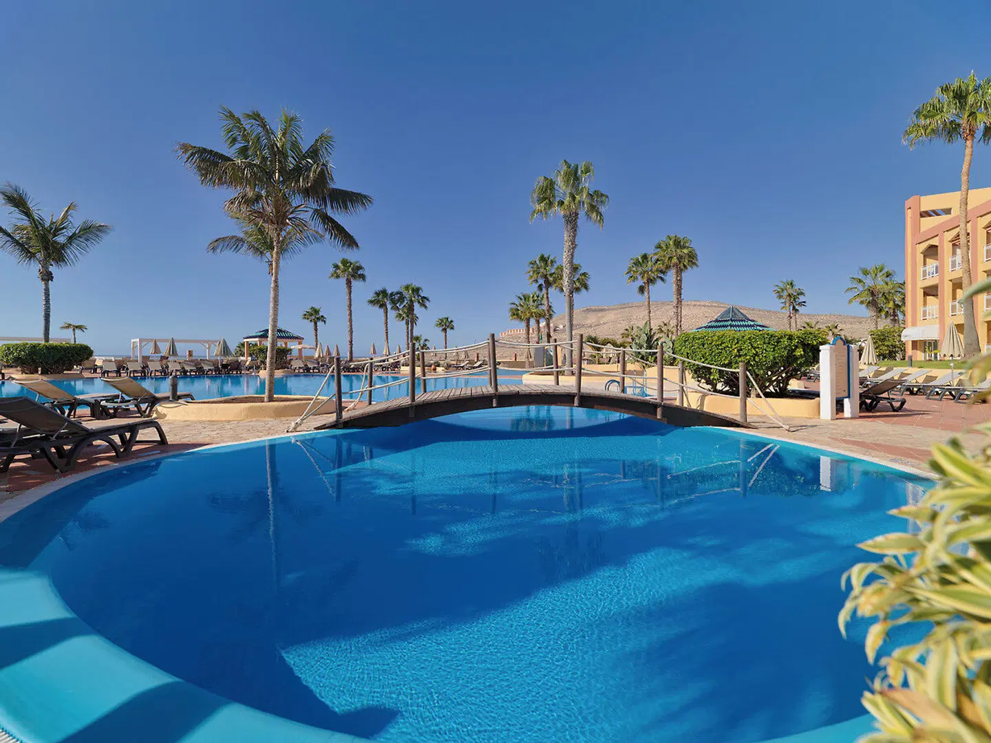 H10 Playa Esmeralda OUTDOOR_POOL