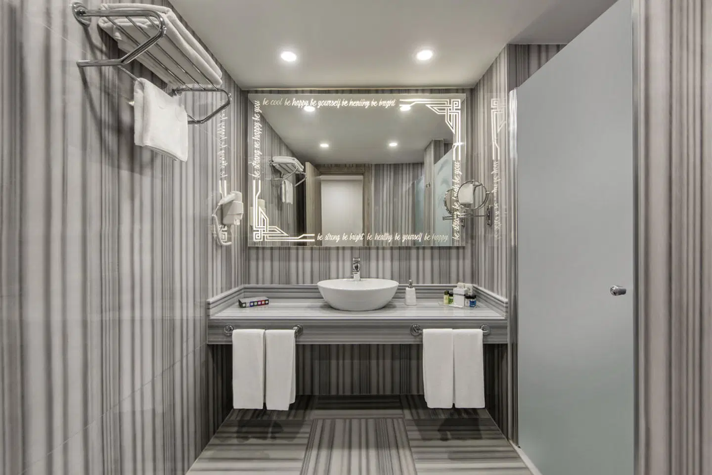 Delphin BE GRAND Resort Badezimmer
