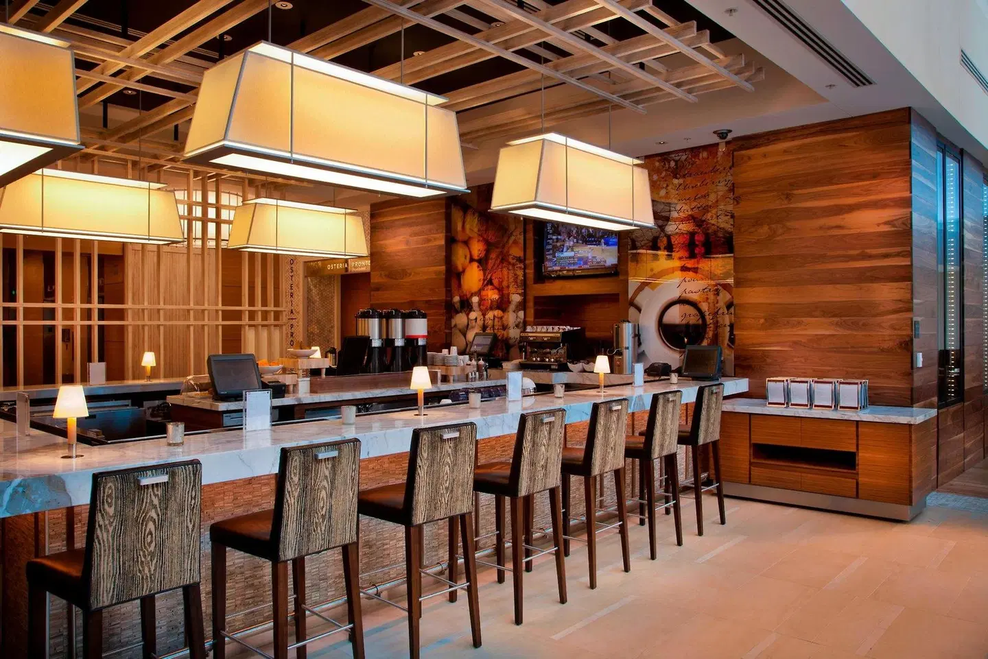 JW Marriott Indianapolis Bar