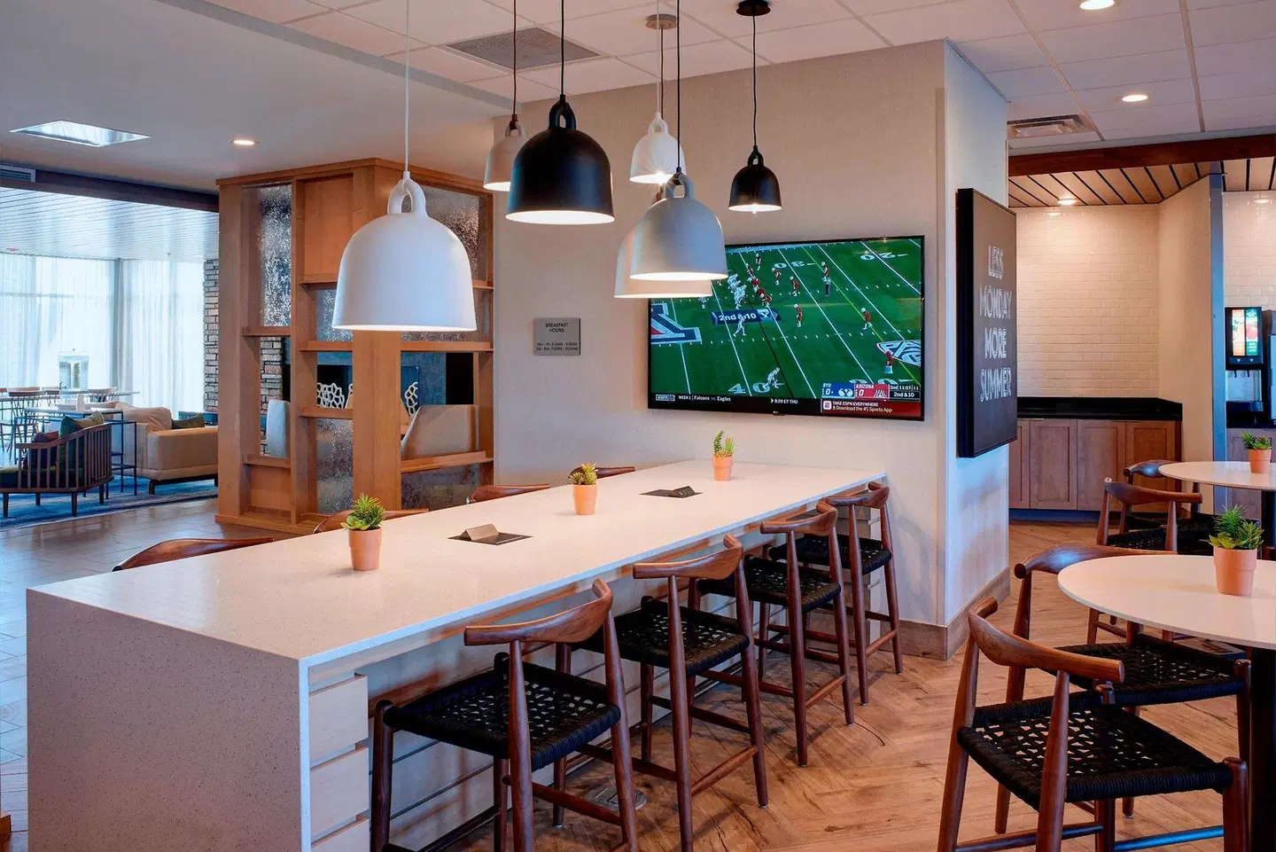 Fairfield Inn & Suites by Marriott Columbus, IN Bar
