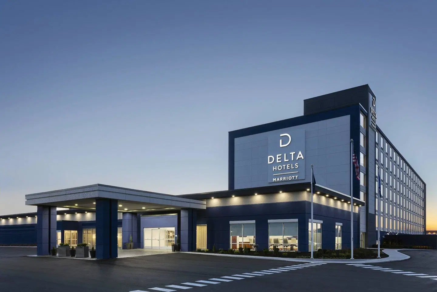 Delta Hotels by Marriott Indianapolis Airport EXTERIOR