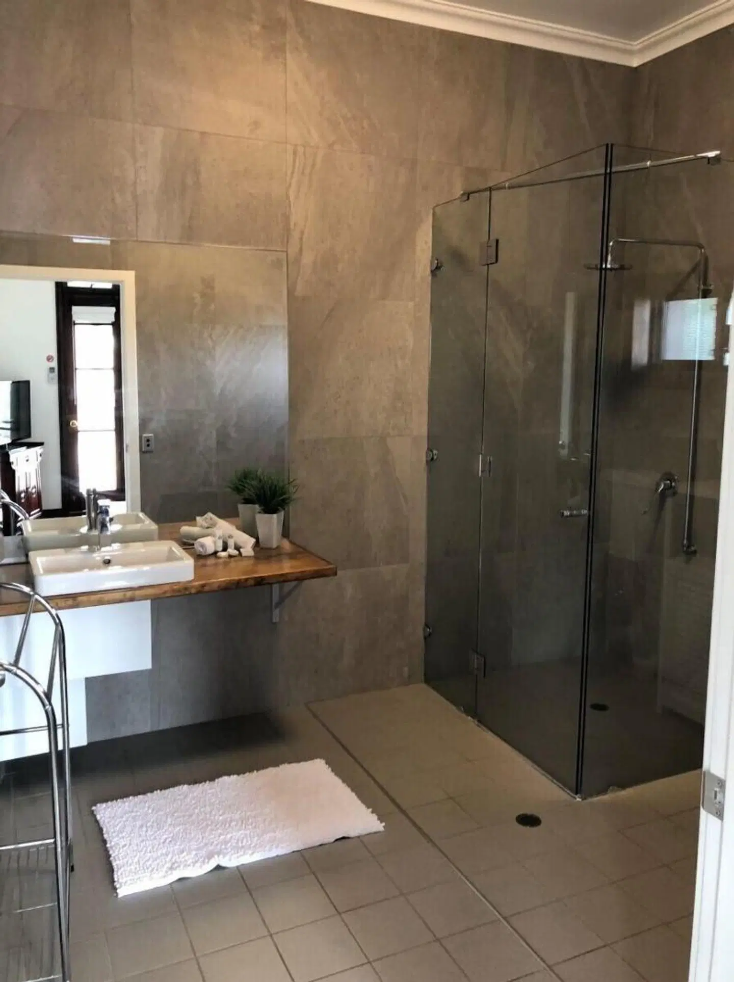 Fairway Manor Accomodation Badezimmer