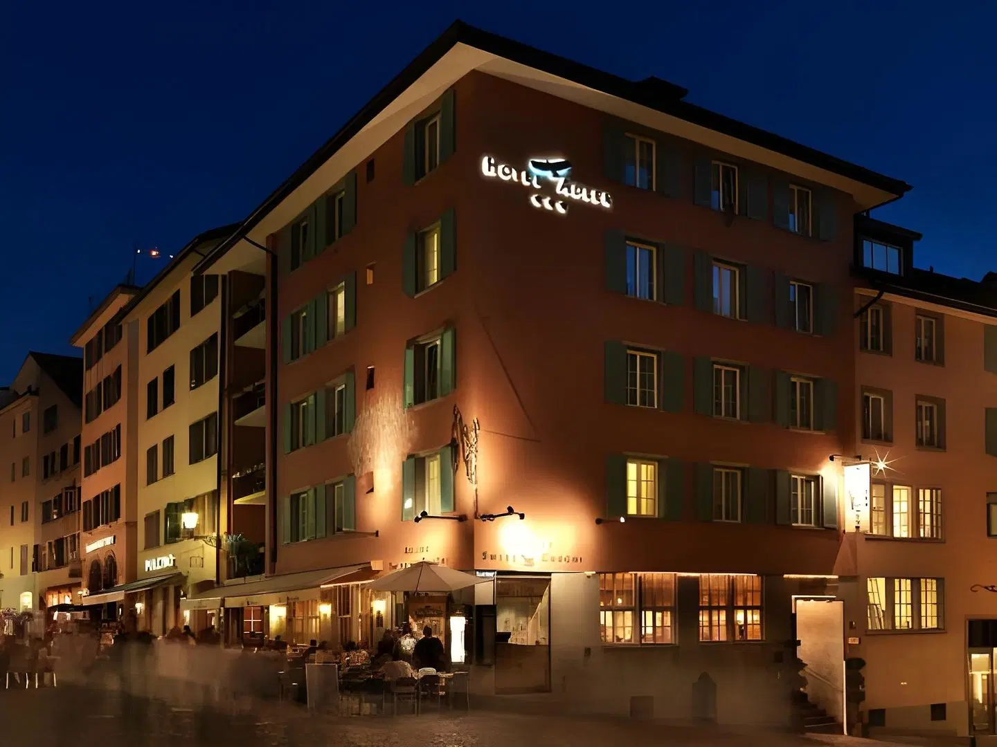 Adler EXTERIOR