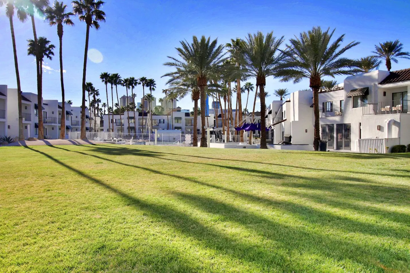 Serene Vegas Boutique Hotel Garten