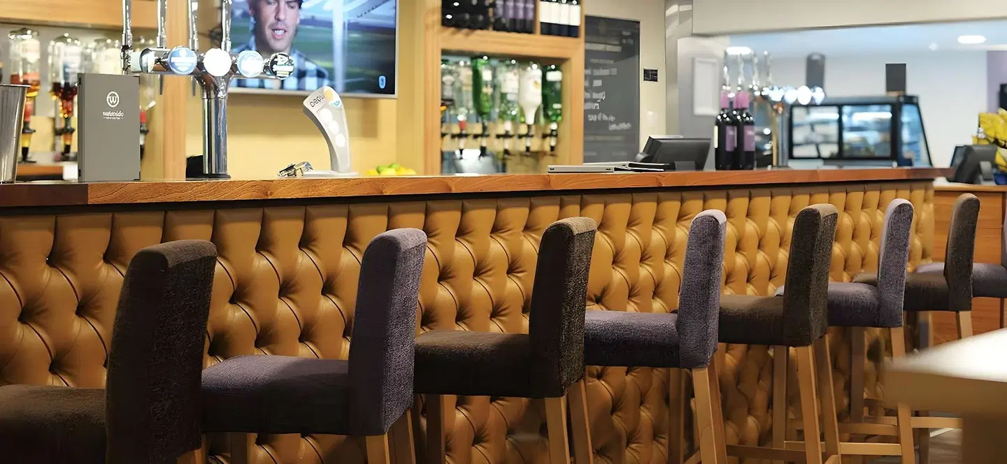 The Waterside Hotel and Galleon Leisure Club Bar