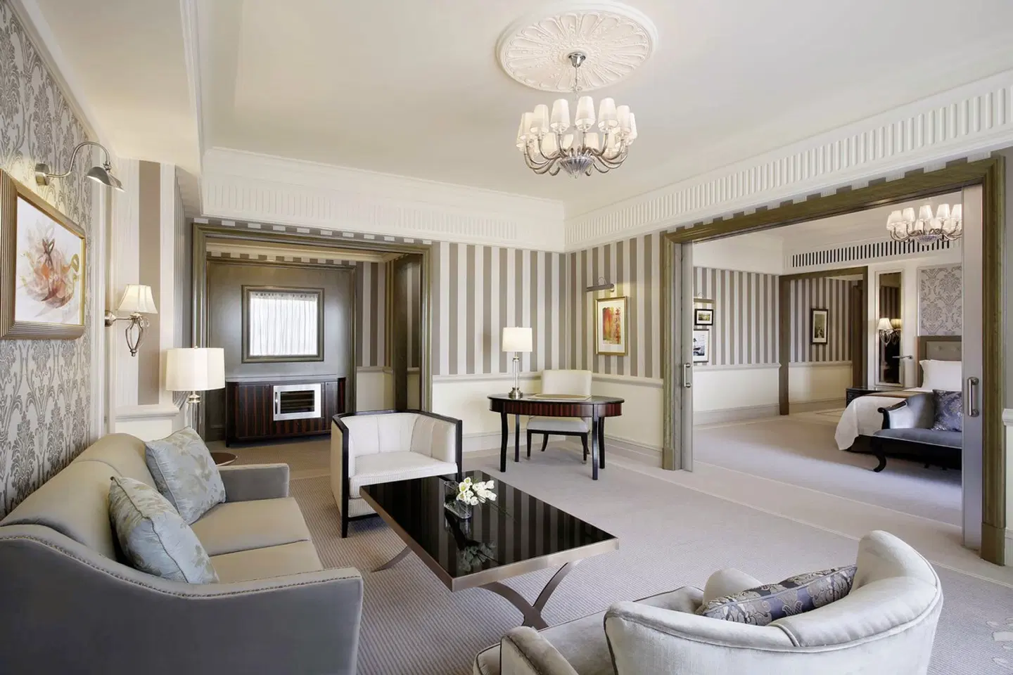 Al Habtoor Palace - Preferred Hotels & Resorts LOUNGE_LOBBY