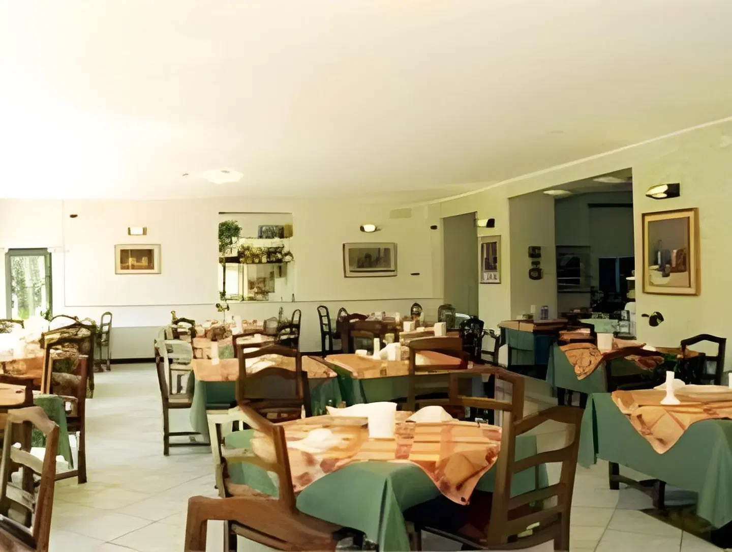 Hotel Azalea Restaurant