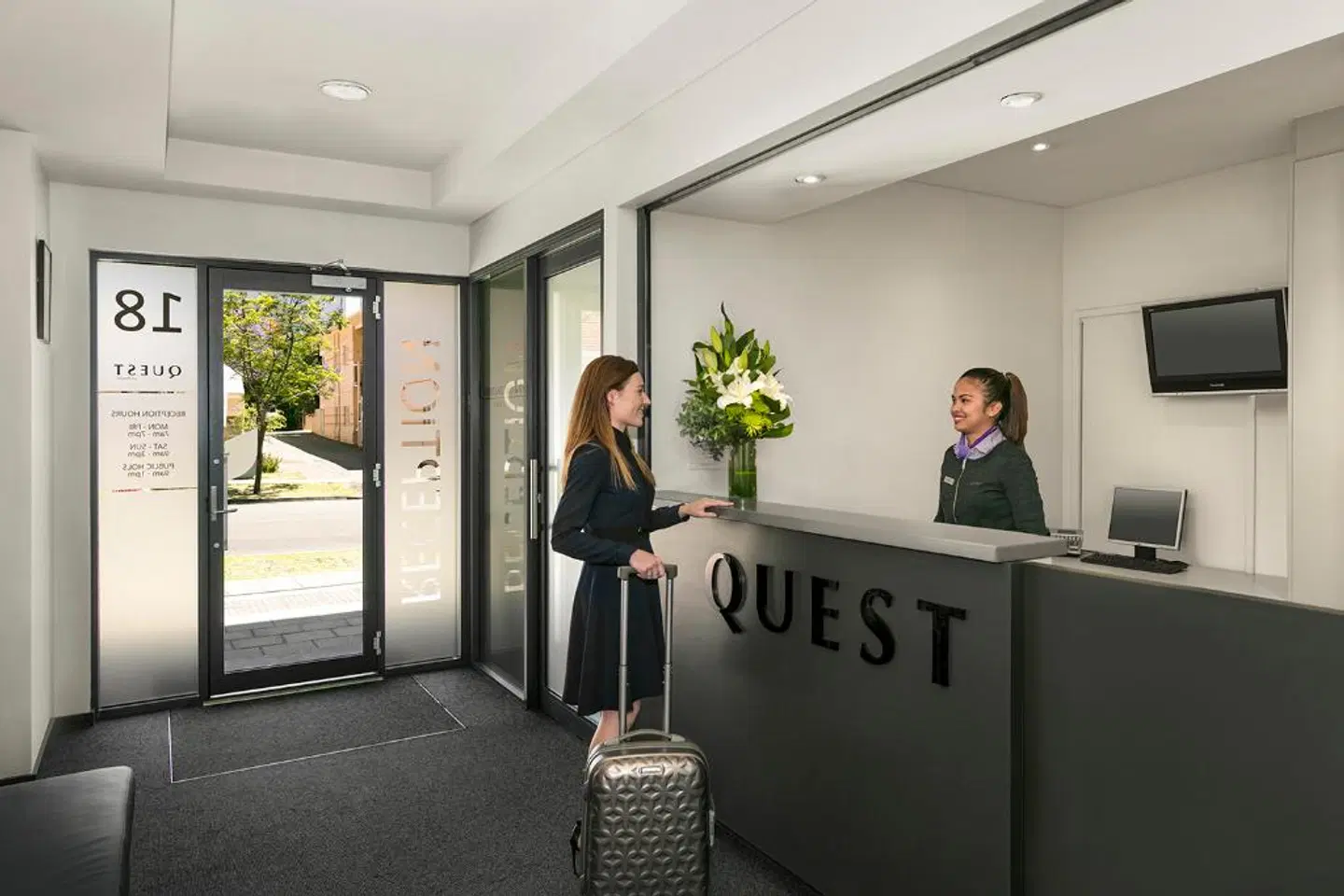 Quest on Rheola LOUNGE_LOBBY