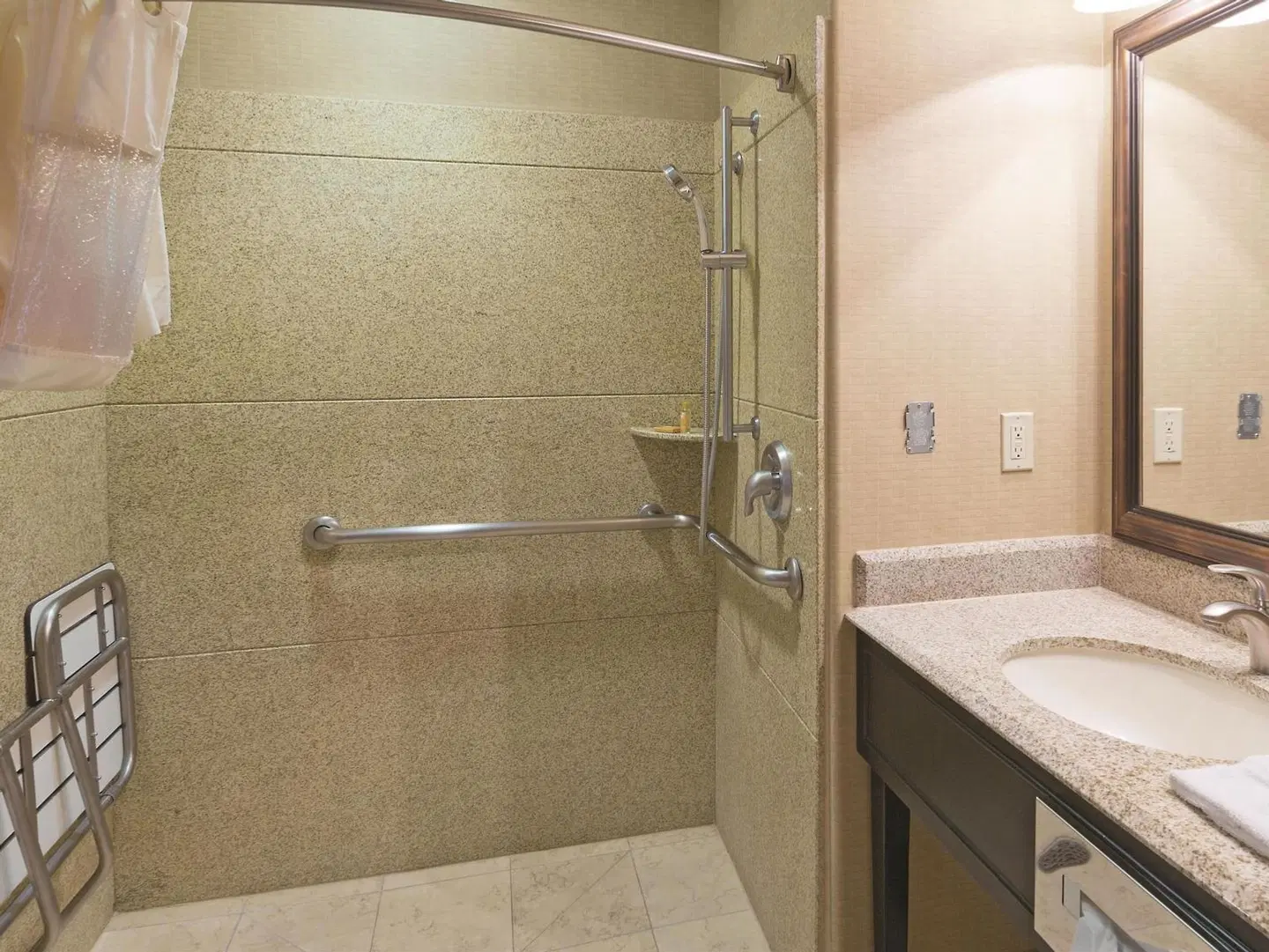 La Quinta Inn & Suites by Wyndham Ely Badezimmer