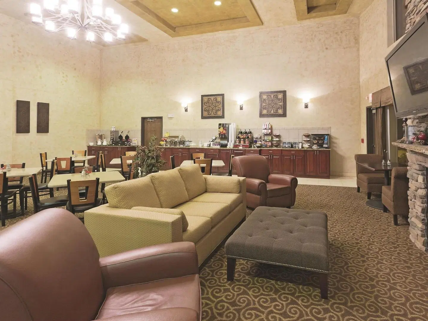 La Quinta Inn & Suites by Wyndham Ely LOUNGE_LOBBY
