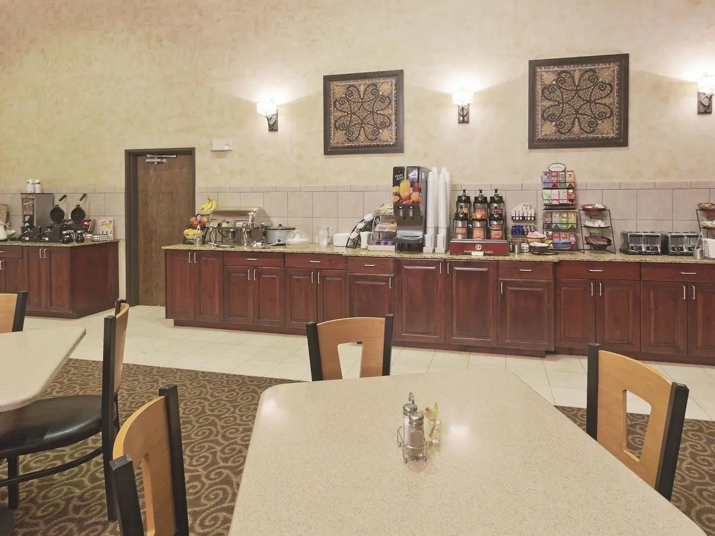La Quinta Inn & Suites by Wyndham Ely Restaurant