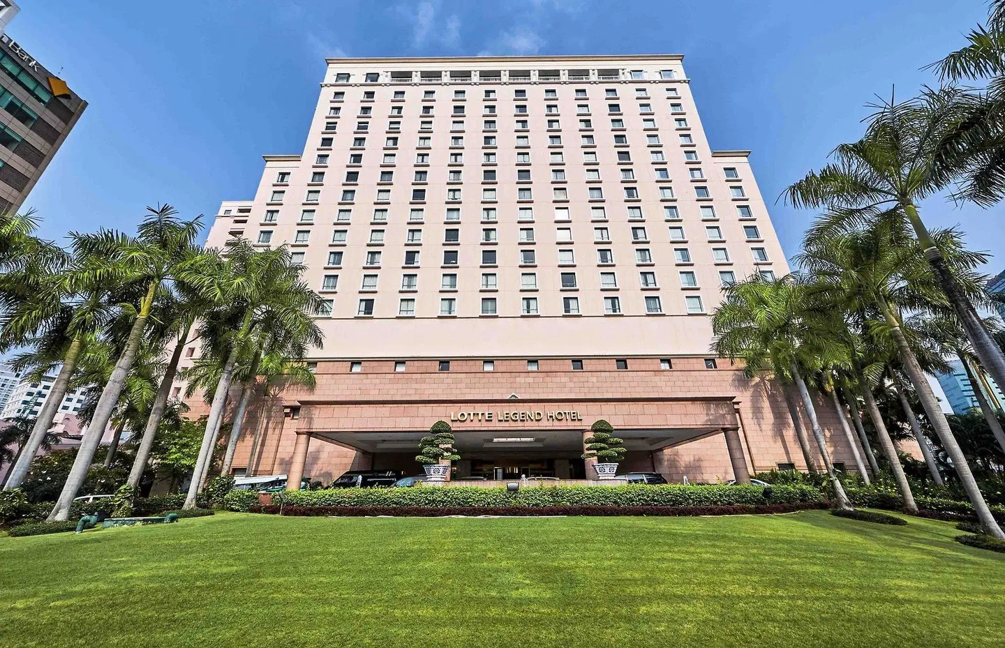 Lotte Legend Hotel Saigon EXTERIOR