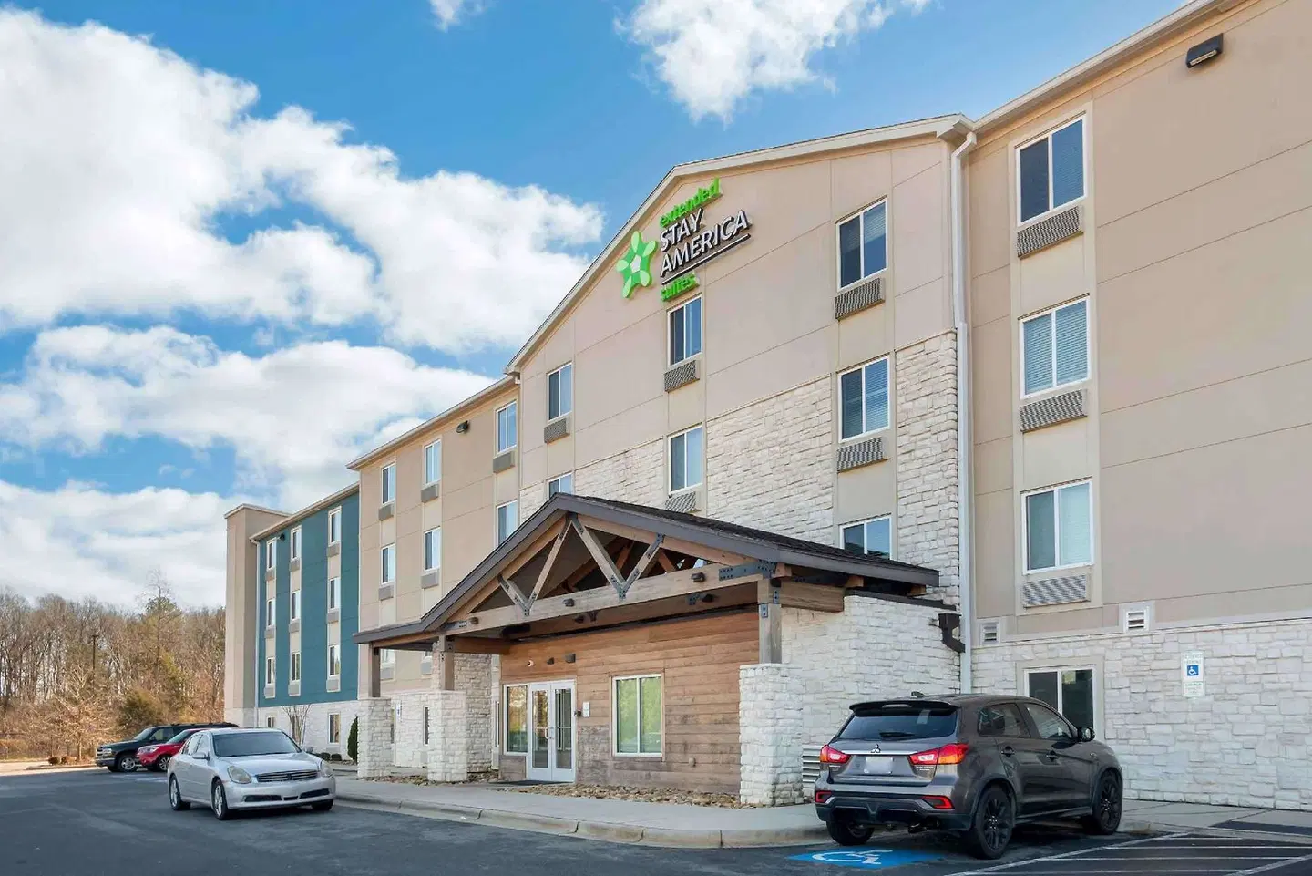 WoodSpring Suites Charlotte Northlake EXTERIOR